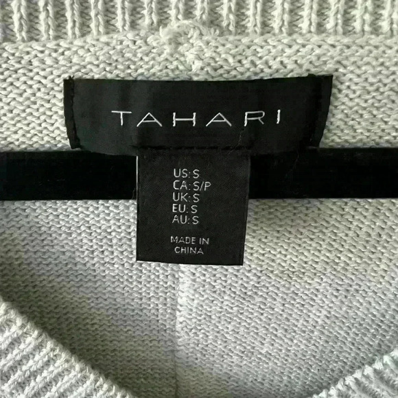 Tahari oversized V-neck sweater, small, light gray. - Picture 2 of 3